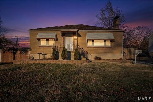 615 Reavis Barracks Rd, Saint Louis, MO, 63125-3242 | Card Image