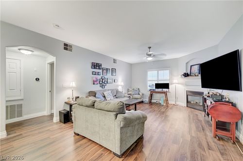 102-3917 Lazy Pine St, Las Vegas, NV, 89108-5189 | Card Image