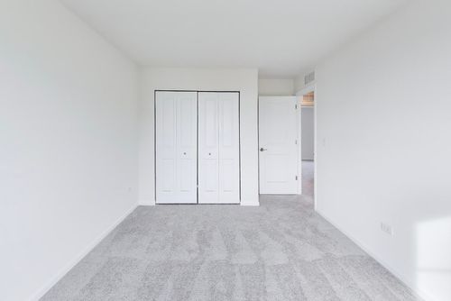 1001 Celebration Dr, Aurora, IL, 60504-4507 | Card Image