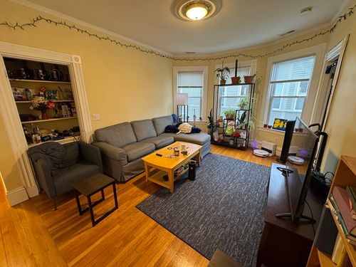 apt-3-176 Elm St, North Cambridge, MA, 02140-1388 | Card Image