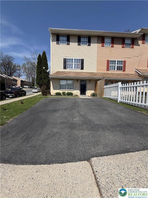 501 E Mosser St, Allentown, PA, 18109-2776 | Card Image