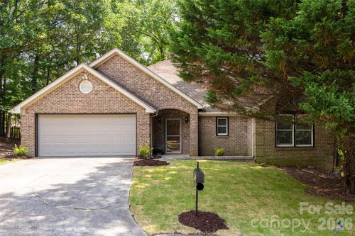 5053 Suwarrow Ct, Tega Cay, SC, 29708-9381 | Card Image