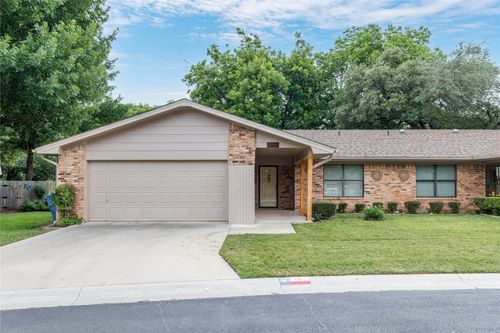 115 Azalea Dr, Brownwood, TX, 76801-7903 | Card Image