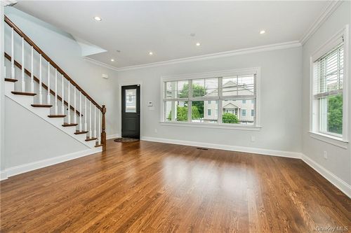 124 Maple Ave, Rye, NY, 10580-1512 | Card Image