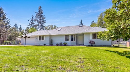 190 Spring Oak Way, Merlin, OR, 97532-9793 | Card Image