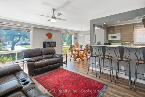 9 Fitzroy Lane, Saint Catharines, ON, L2M6N6 | Card Image