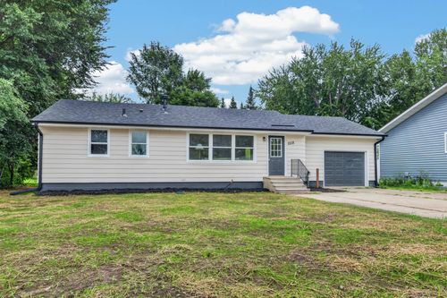 1211 Sunnyside Dr, Farmington, MN, 55024-1643 | Card Image