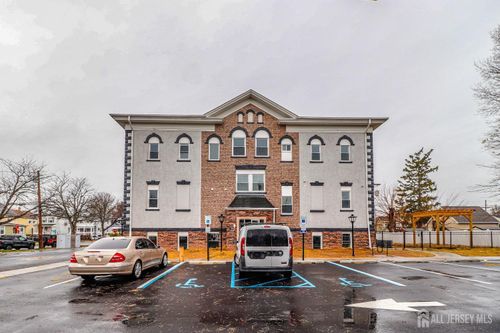 33 2nd St, Raritan, NJ, 08869-1844 | Card Image