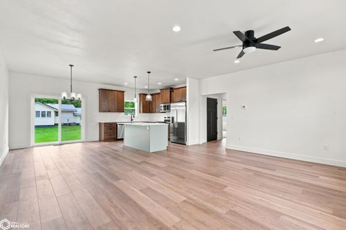 209 Laci Dru Dr, Mediapolis, IA, 52637 | Card Image