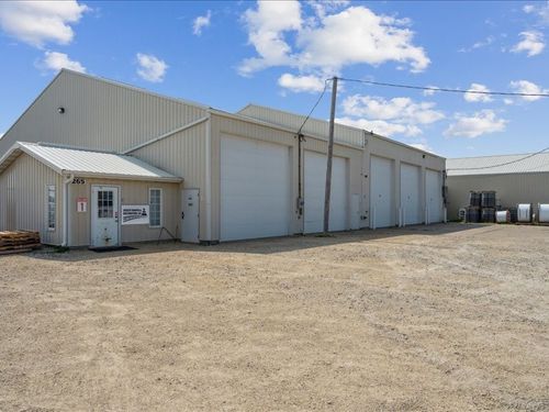 265 35th St, Marion, IA, 52302-3813 | Card Image