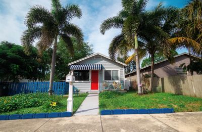 1738 Sunset Ave, House other with 2 bedrooms, 1 bathrooms and null parking in Lake Worth Beach FL | Image 1