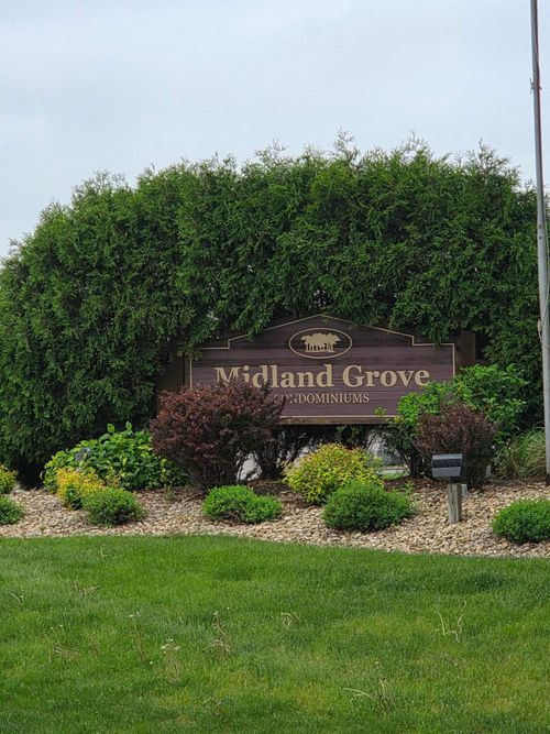310-2210 Midland Grove Rd, Roseville, MN, 55113-3836 | Card Image