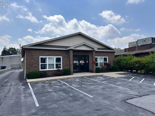 1303 W State St, Fremont, OH, 43420-2016 | Card Image