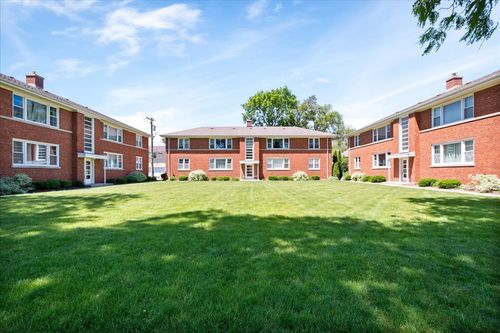 2w-12 N Home Ave, Park Ridge, IL, 60068-3081 | Card Image