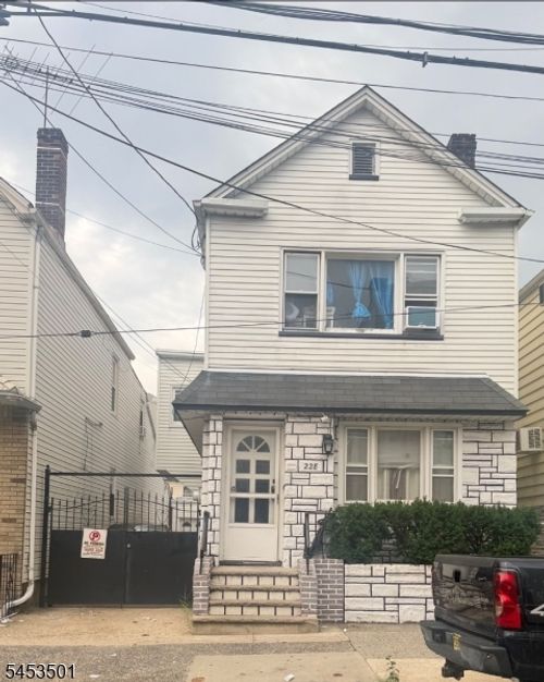 228 Elm St, Newark, NJ, 07105-1705 | Card Image