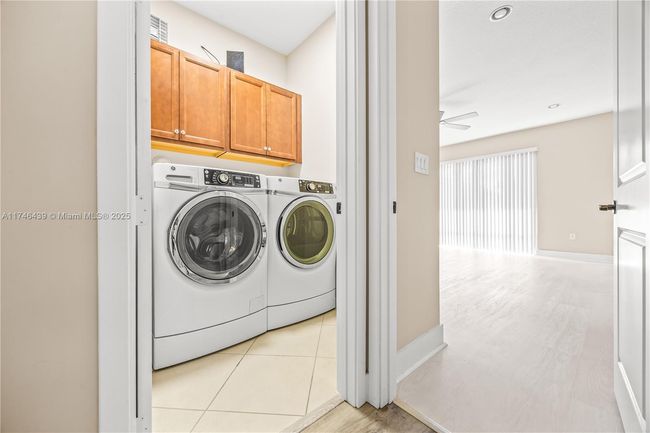 3346 W 96 Th Pl, House other with 3 bedrooms, 3 bathrooms and null parking in Hialeah FL | Image 36
