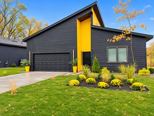1013 Gardner St, Wayzata, MN, 55391-1128 | Card Image