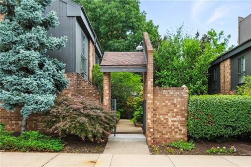 38 Foster Sq, Pittsburgh, PA, 15212-5220 | Card Image