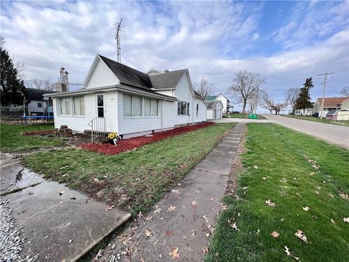 107 3rd St, Westervelt, IL, 62565-9011 | Card Image