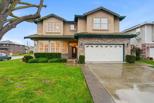 663 Clay Way, Ripon, CA, 95366-9564 | Card Image