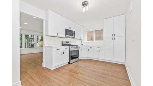 1n-8914 Lamon Avenue, Skokie, IL, 60077 | Card Image