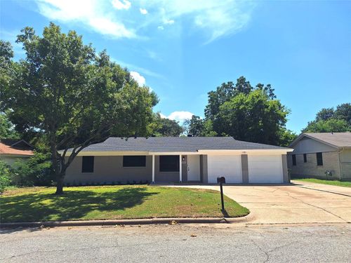 8100 Cross Dr, North Richland Hills, TX, 76182-3536 | Card Image