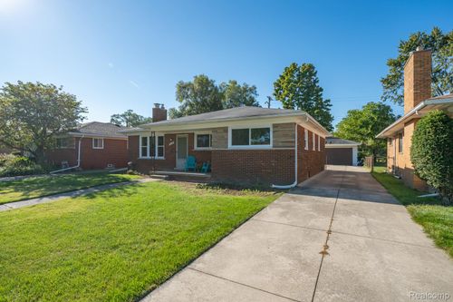 19136 Mott Ave, Eastpointe, MI, 48021-2783 | Card Image