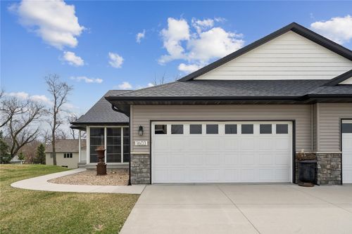 1603 Petrus Dr Ne, Cedar Rapids, IA, 52402-7290 | Card Image