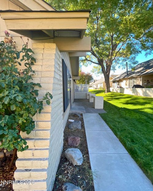 1664 Manchester Way, Sparks, NV, 89431-1917 | Card Image