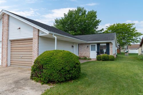 1009 Berkley Cir, Mishawaka, IN, 46544-4811 | Card Image