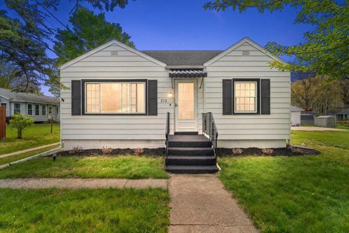 213 Ward Ave, Saint Joseph, MI, 49085-2215 | Card Image