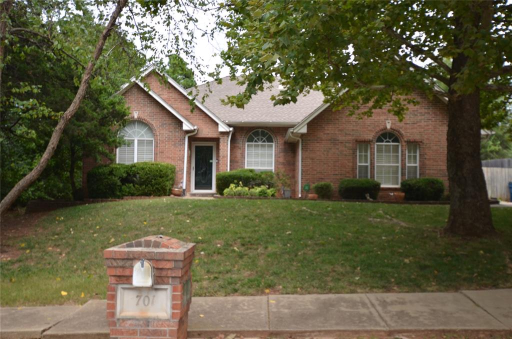 Thorn Briar Rd, Edmond, OK 73034
