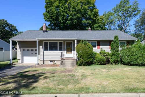 570 Garfield Ave, Belford, NJ, 07718-1160 | Card Image