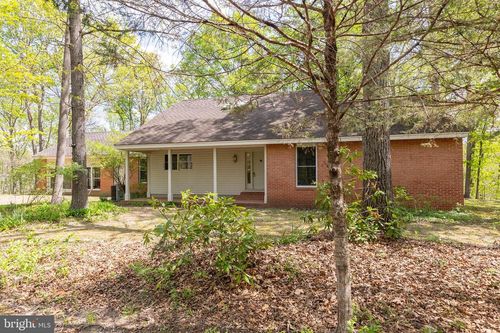 221 Settlers Ln, Stephenson, VA, 22656-2027 | Card Image
