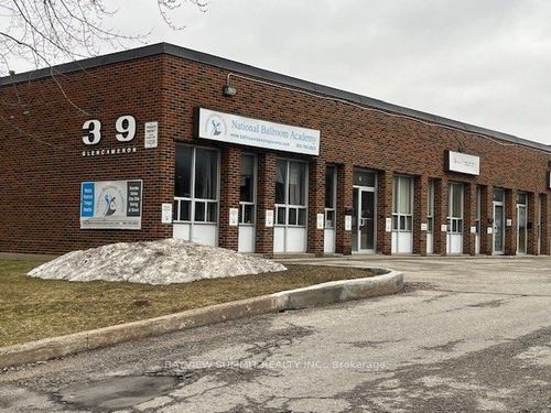 7-39 Glen Cameron Rd, Thornhill, ON, L3T1P1 | Card Image