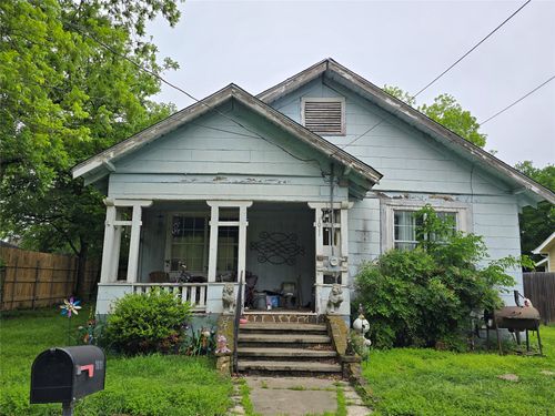 1011 N Commerce St, Gainesville, TX, 76240-3218 | Card Image