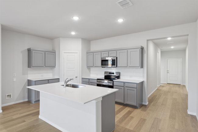 712 Tidal Drive, House other with 4 bedrooms, 3 bathrooms and null parking in Mckinney TX | Image 6