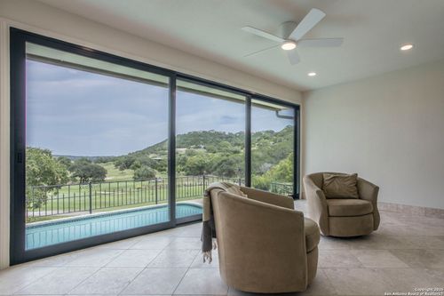103 Tapatio Dr E, Boerne, TX, 78006-9421 | Card Image