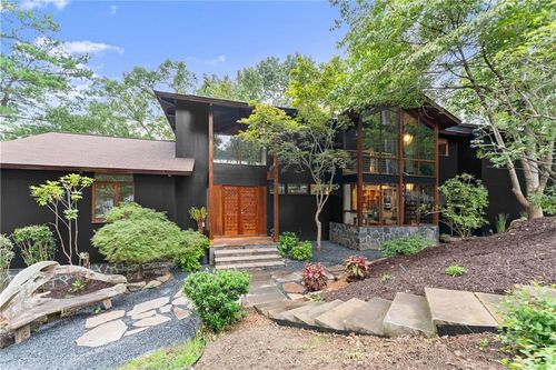 85 Grogans Lndg, Sandy Springs, GA, 30350-3174 | Card Image