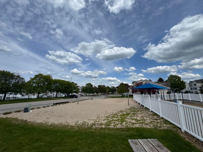 70 Spinnaker Dr, Condo with 2 bedrooms, 3 bathrooms and null parking in Manistee MI | Image 52