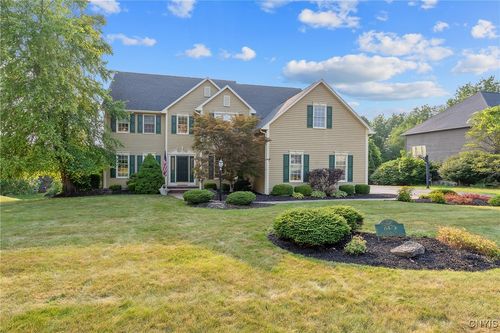 8429 Prestwick Dr, Manlius, NY, 13104-9495 | Card Image