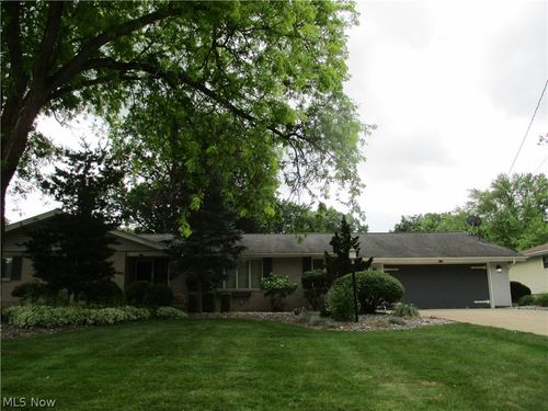 463 Arbor Cir, Youngstown, OH, 44505-1915 | Card Image