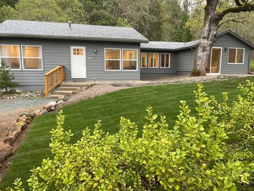 401 Savage Creek Rd, Grants Pass, OR, 97527-4311 | Card Image