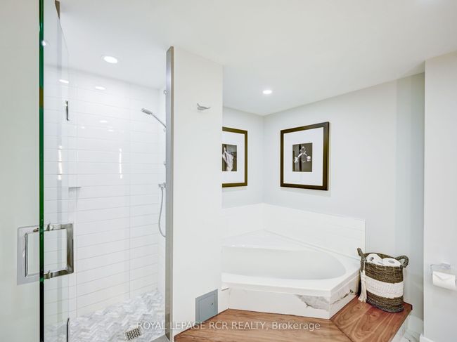 1509 - 330 Rathburn Rd W, Condo with 2 bedrooms, 2 bathrooms and null parking in Mississauga ON | Image 23