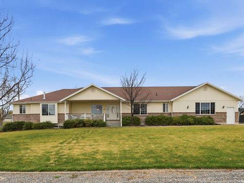 630 E 100 S, Hyrum, UT, 84319-1418 | Card Image