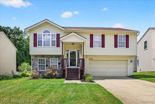 2739 Moosewood Dr, Waterford, MI, 48329-4814 | Card Image