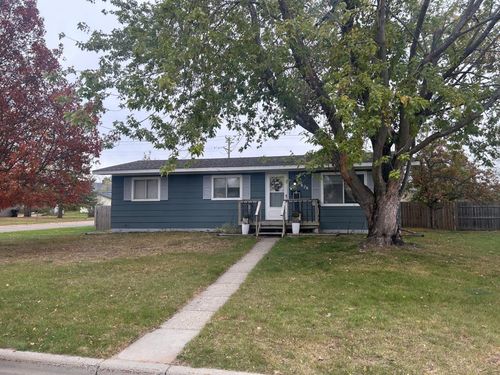 828 Park Ave Nw, Bemidji, MN, 56601-4537 | Card Image