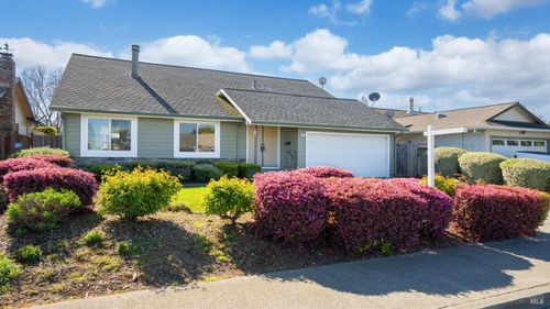 1636 Caulfield Ln, Petaluma, CA, 94954-4552 | Card Image