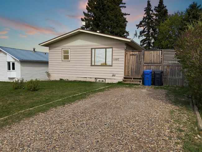 4407 47 Street, Home with 3 bedrooms, 1 bathrooms and 2 parking in Spirit River AB | Image 1