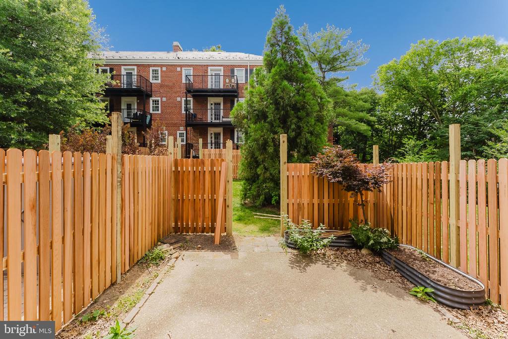 Residential in ARLINGTON 4